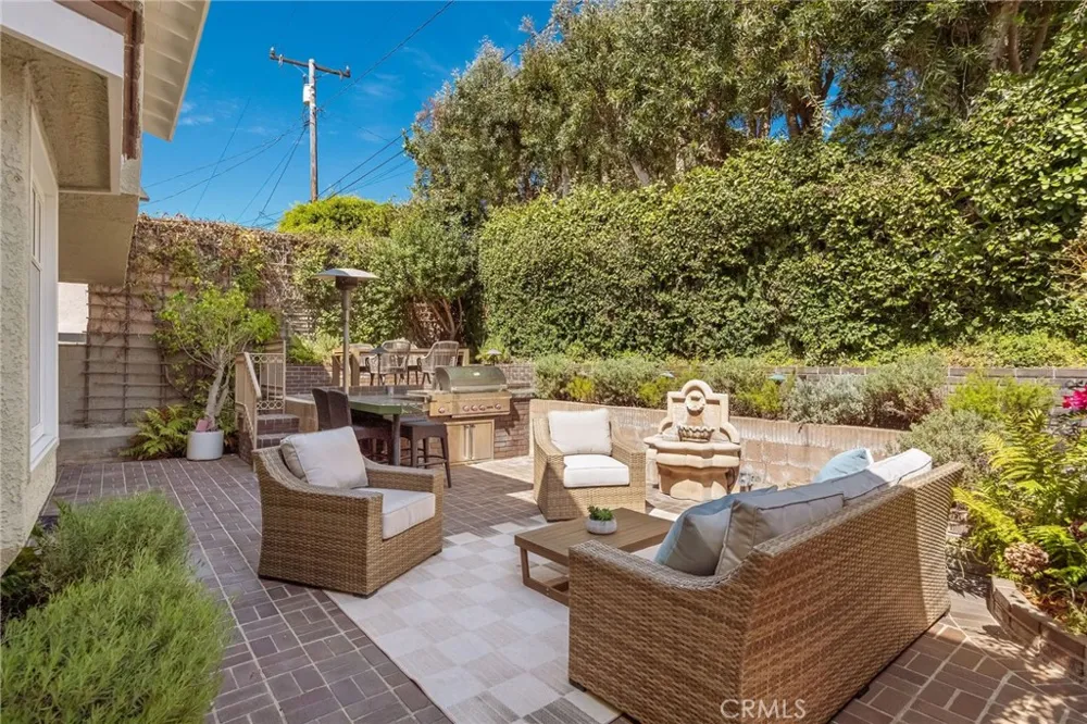 3504 Poinsettia Avenue Manhattan Beach, CA 90266