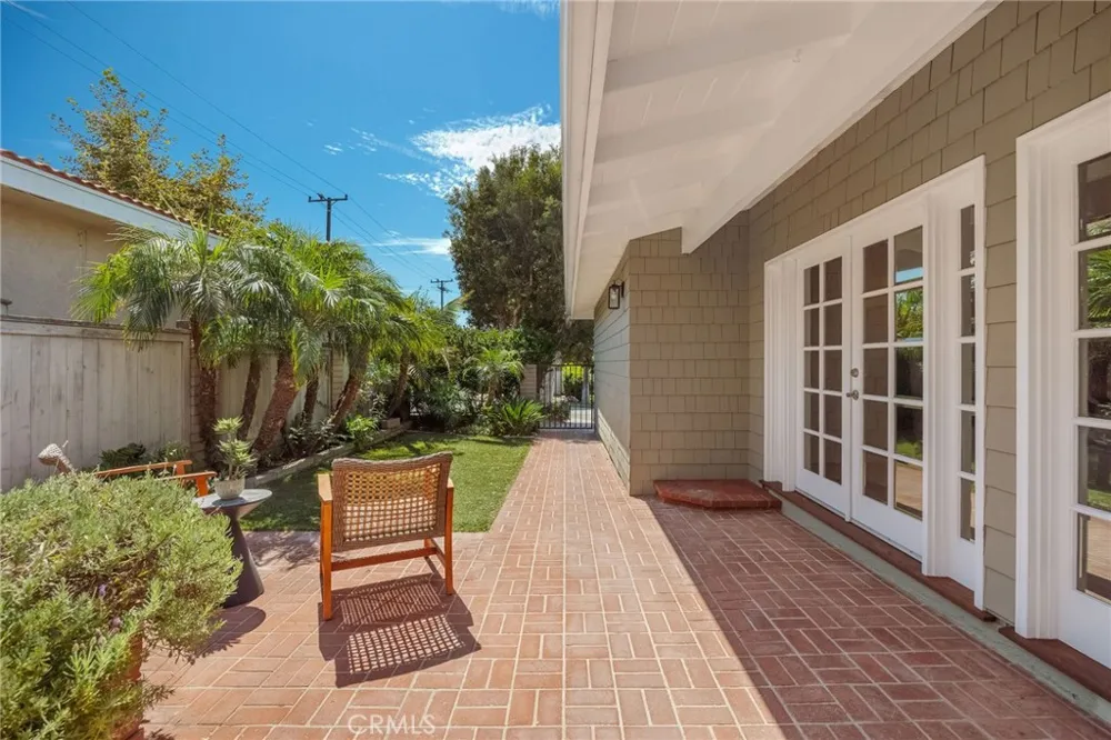 3504 Poinsettia Avenue Manhattan Beach, CA 90266