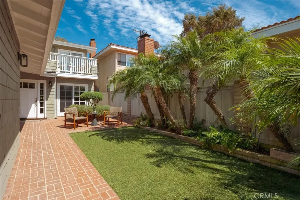 3504 Poinsettia Avenue Manhattan Beach, CA 90266