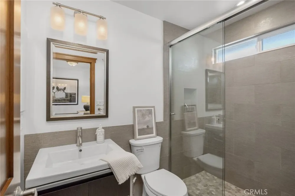 3504 Poinsettia Avenue Manhattan Beach, CA 90266