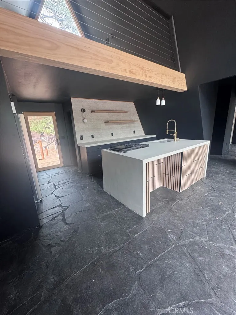 605 Ponderosa Big Bear Lake, CA 92315