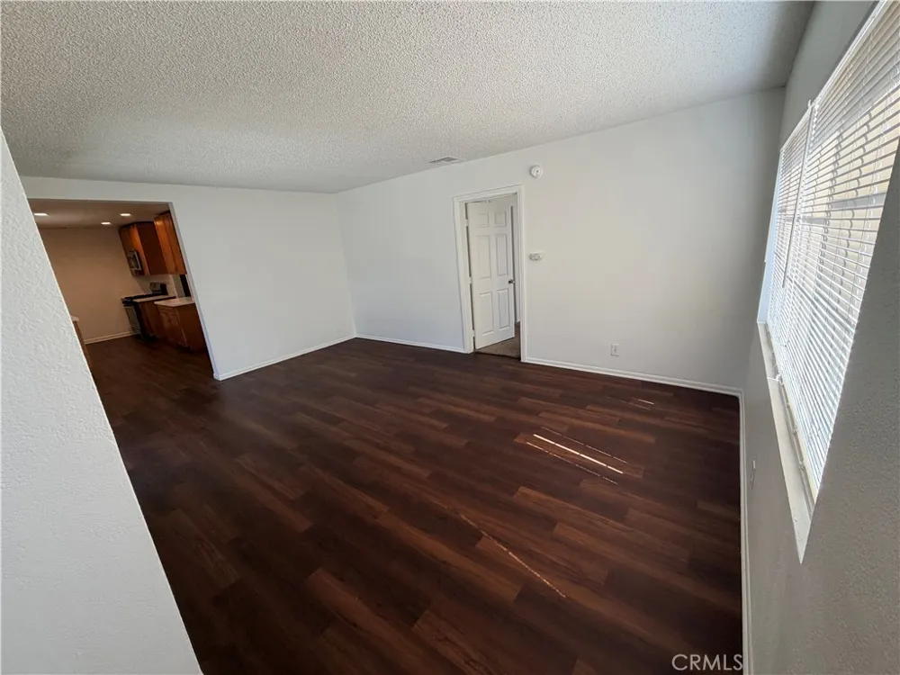 6944 Lurline Winnetka, CA 91306