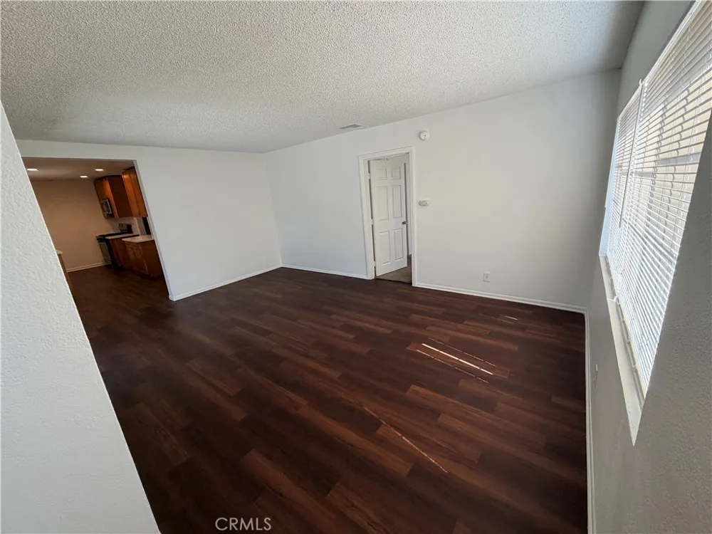 6944 Lurline Winnetka, CA 91306