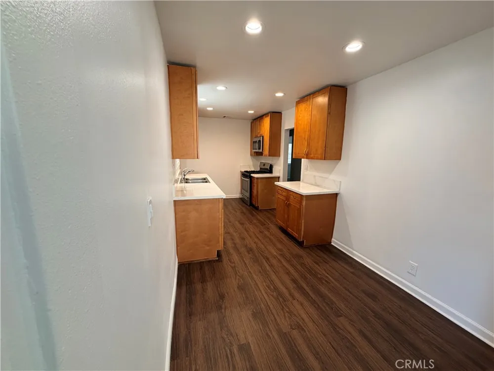 6944 Lurline Winnetka, CA 91306