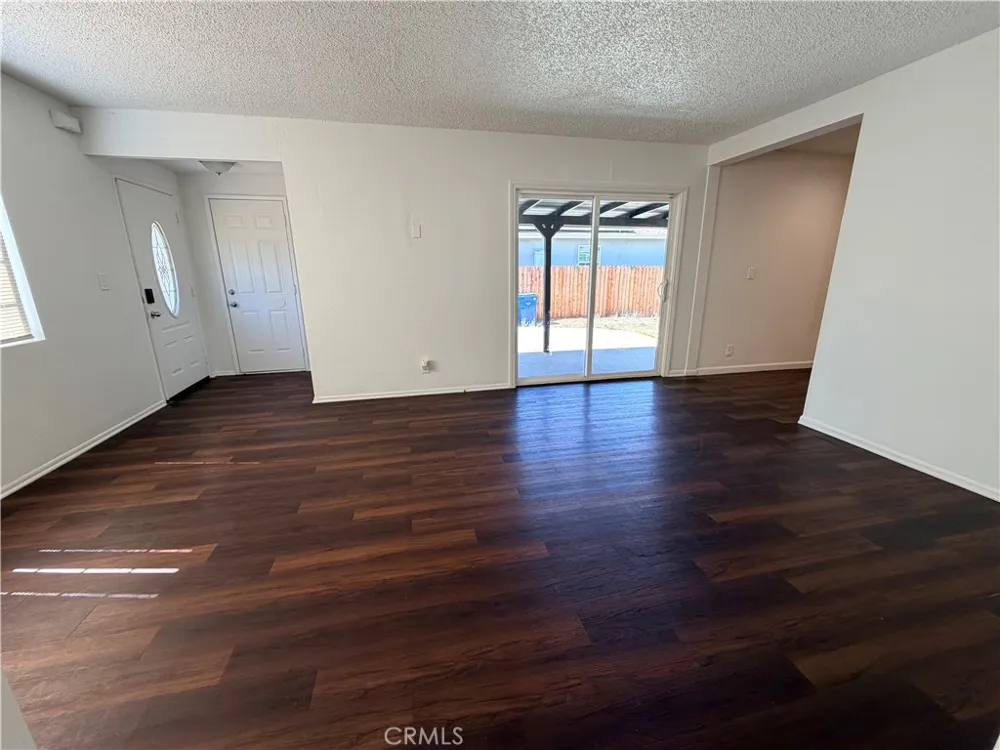 6944 Lurline Winnetka, CA 91306