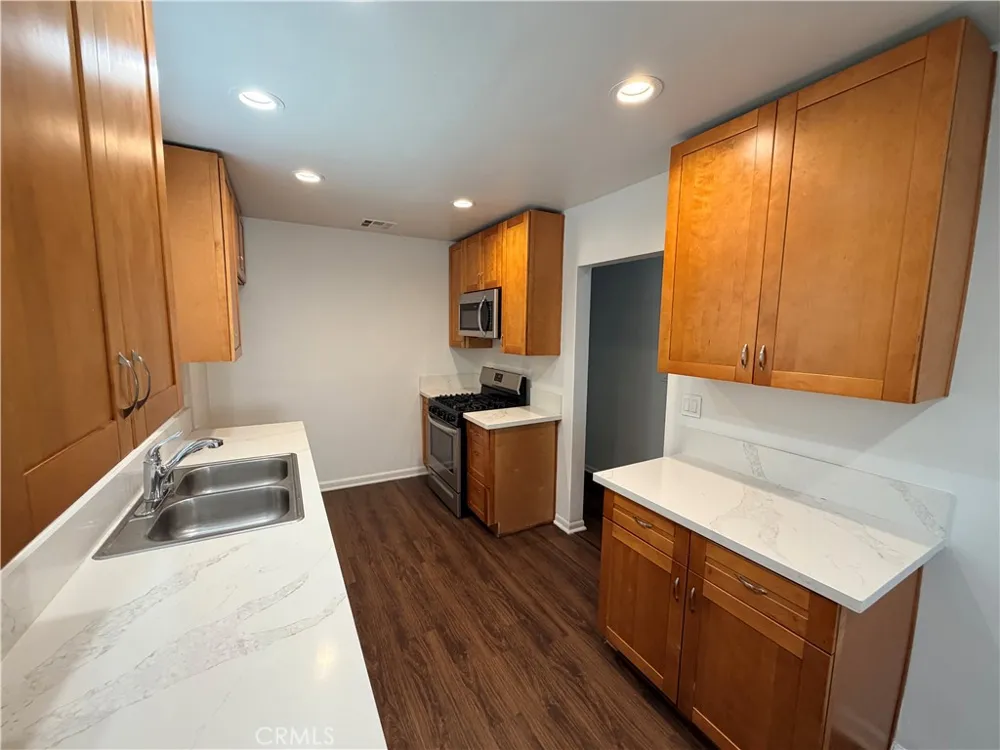 6944 Lurline Winnetka, CA 91306