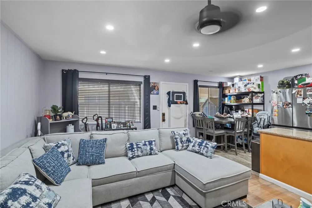 3301 Santa Fe Avenue #50 Long Beach, CA 90810