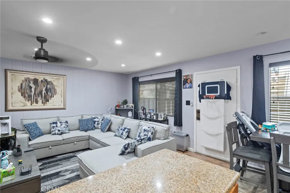 3301 Santa Fe Avenue #50 Long Beach, CA 90810
