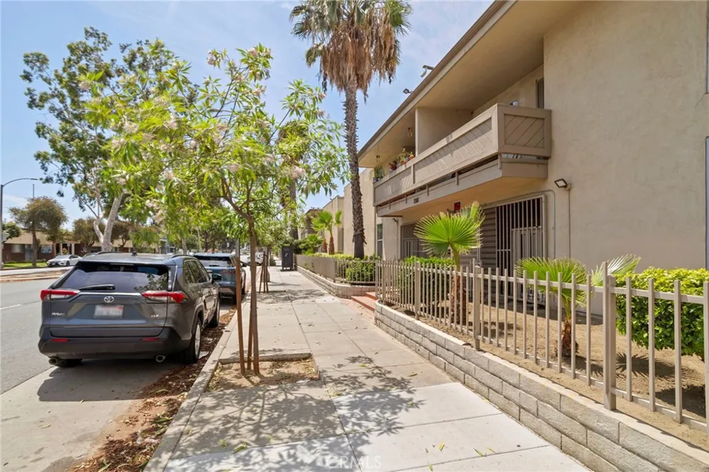 3301 Santa Fe Avenue #50 Long Beach, CA 90810