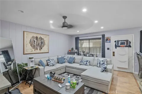 3301 Santa Fe Avenue #50