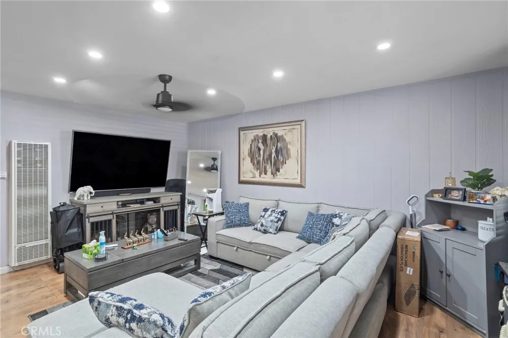 3301 Santa Fe Avenue #50 Long Beach, CA 90810