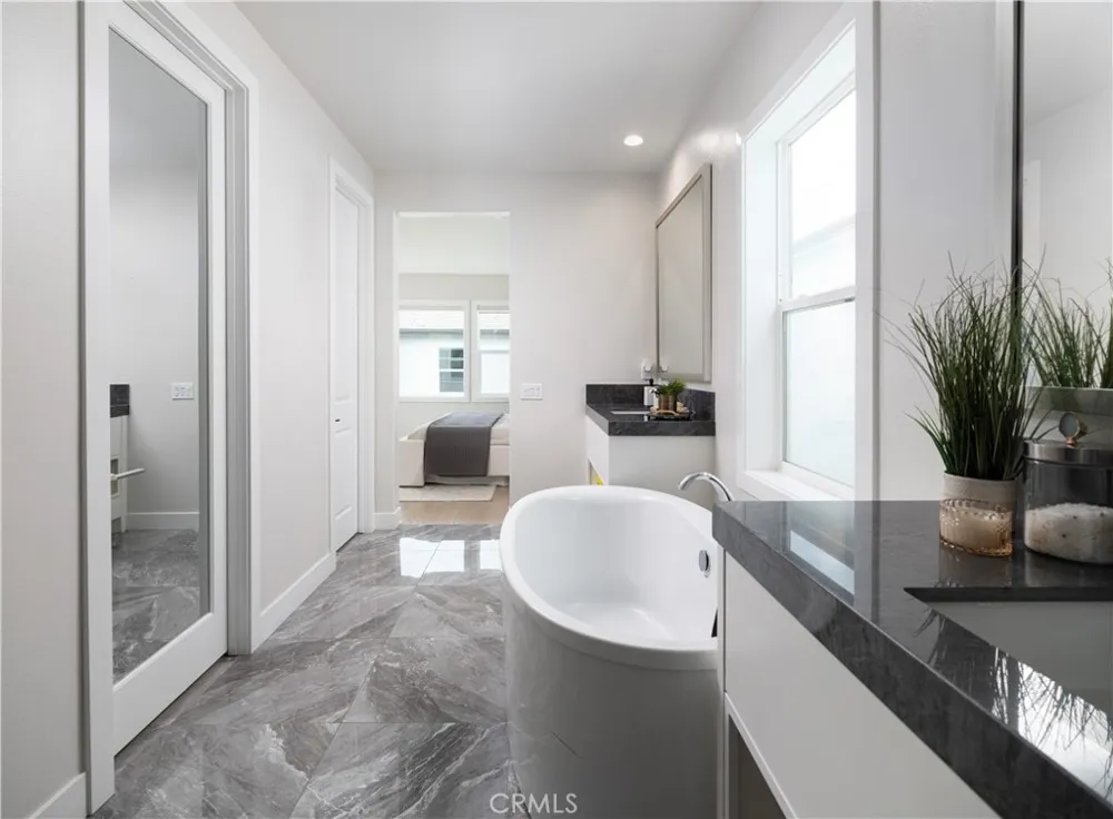 101 Mulberry Lake Forest, CA 92630