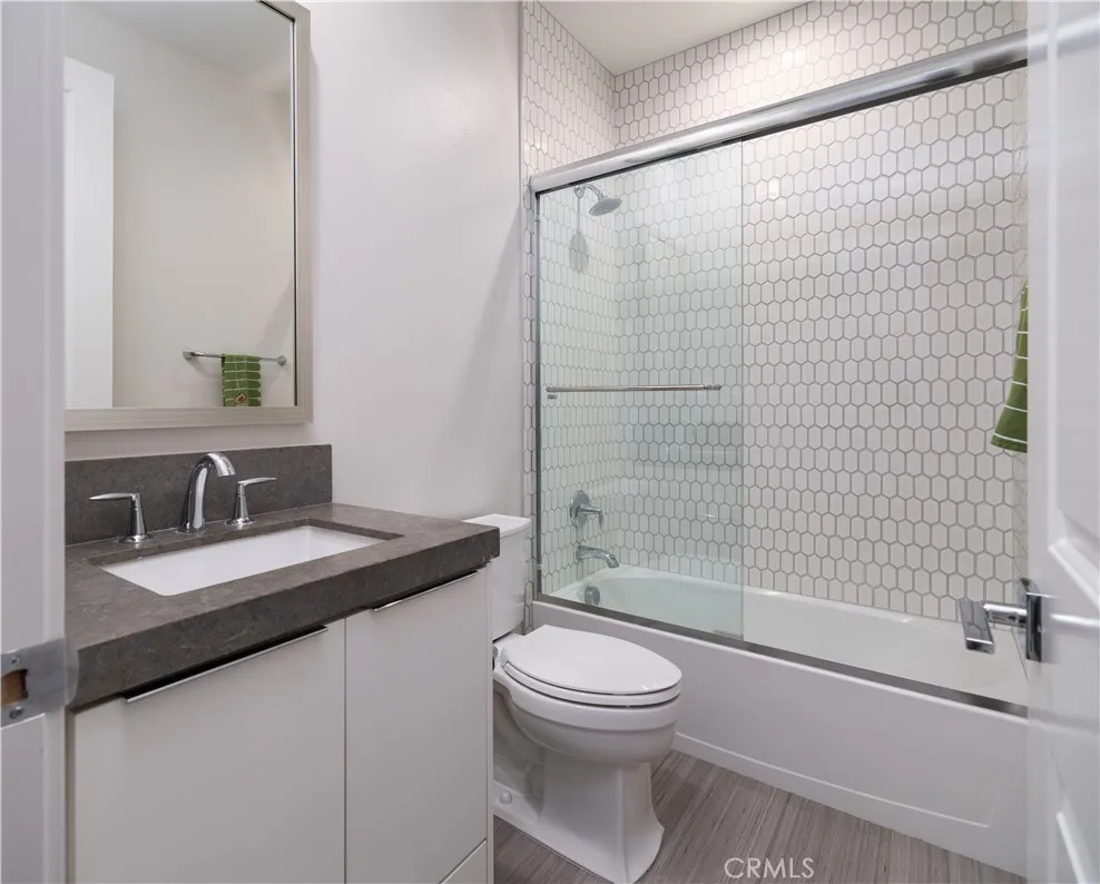 101 Mulberry Lake Forest, CA 92630