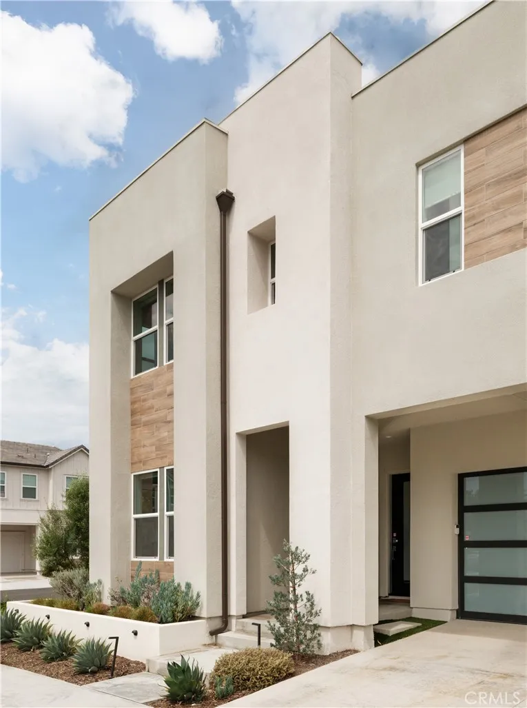 101 Mulberry Lake Forest, CA 92630