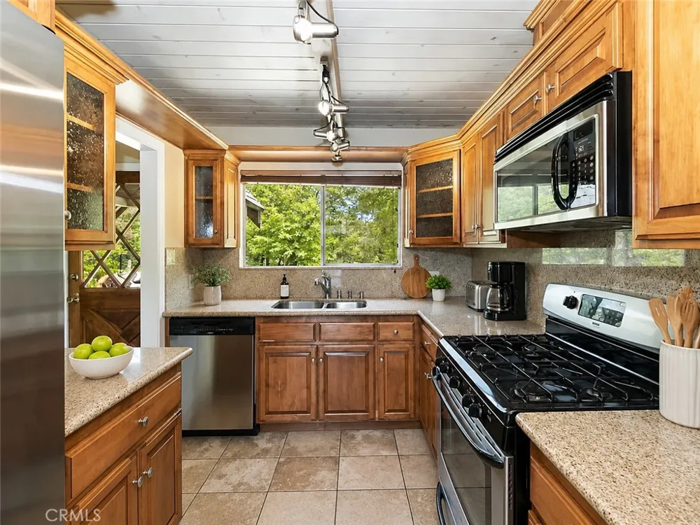 945 Hospital Road #1 Lake Arrowhead, CA 92352