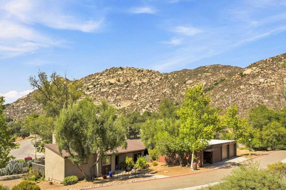 15831 Davis Cup Lane Ramona, CA 92065