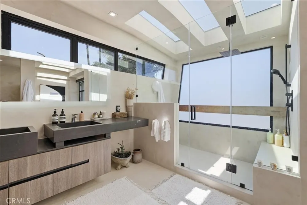 750 California Avenue Venice, CA 90291