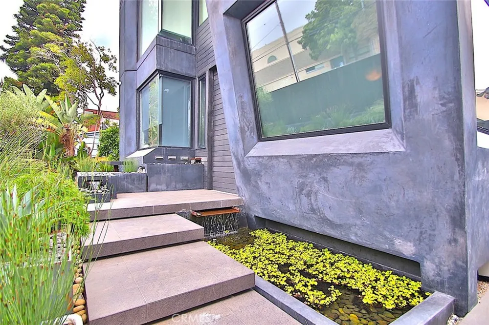 750 California Avenue Venice, CA 90291