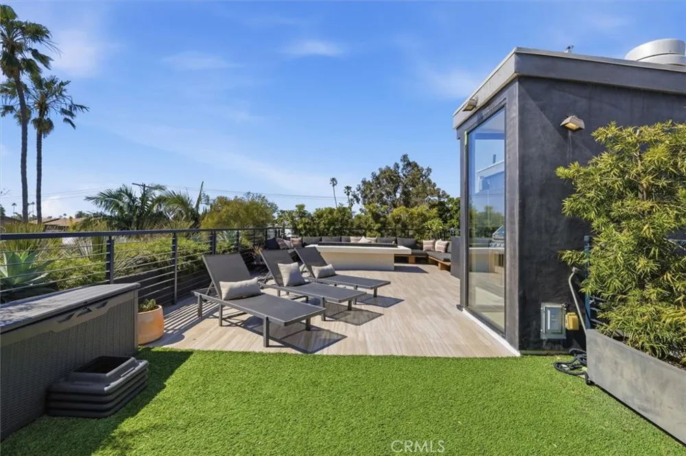 750 California Avenue Venice, CA 90291