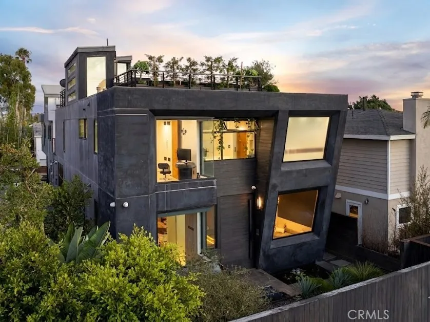 750 California Avenue Venice, CA 90291