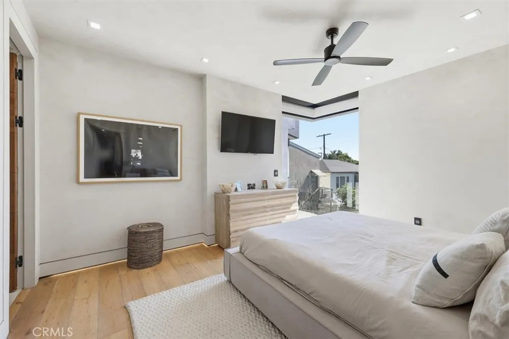 750 California Avenue Venice, CA 90291