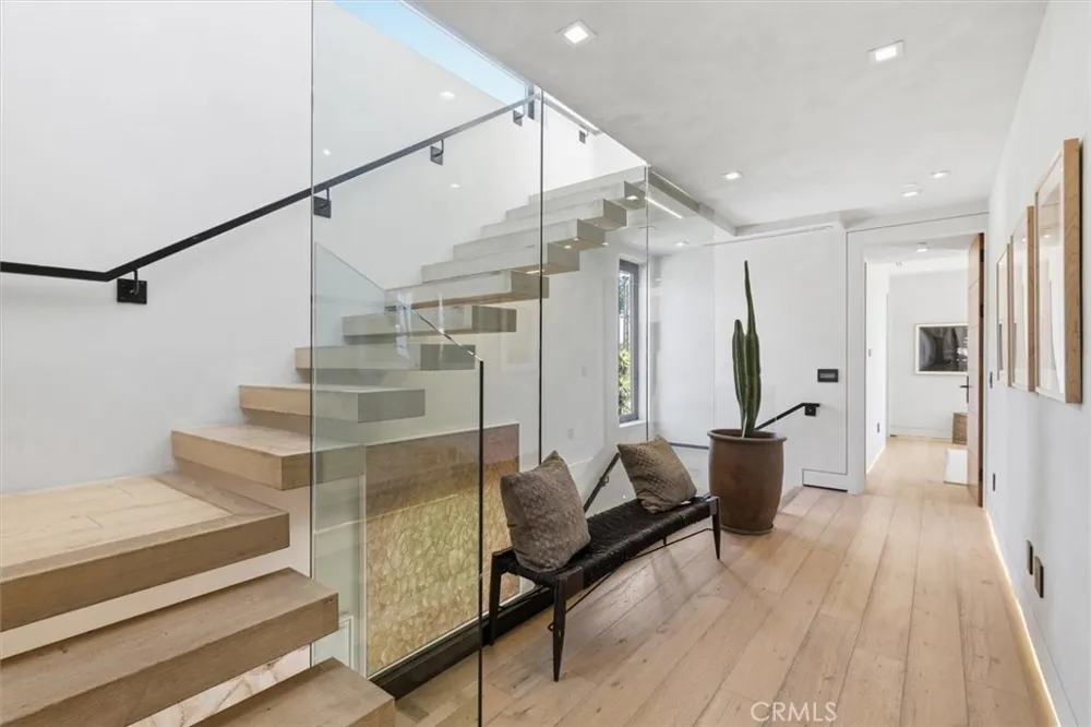 750 California Avenue Venice, CA 90291