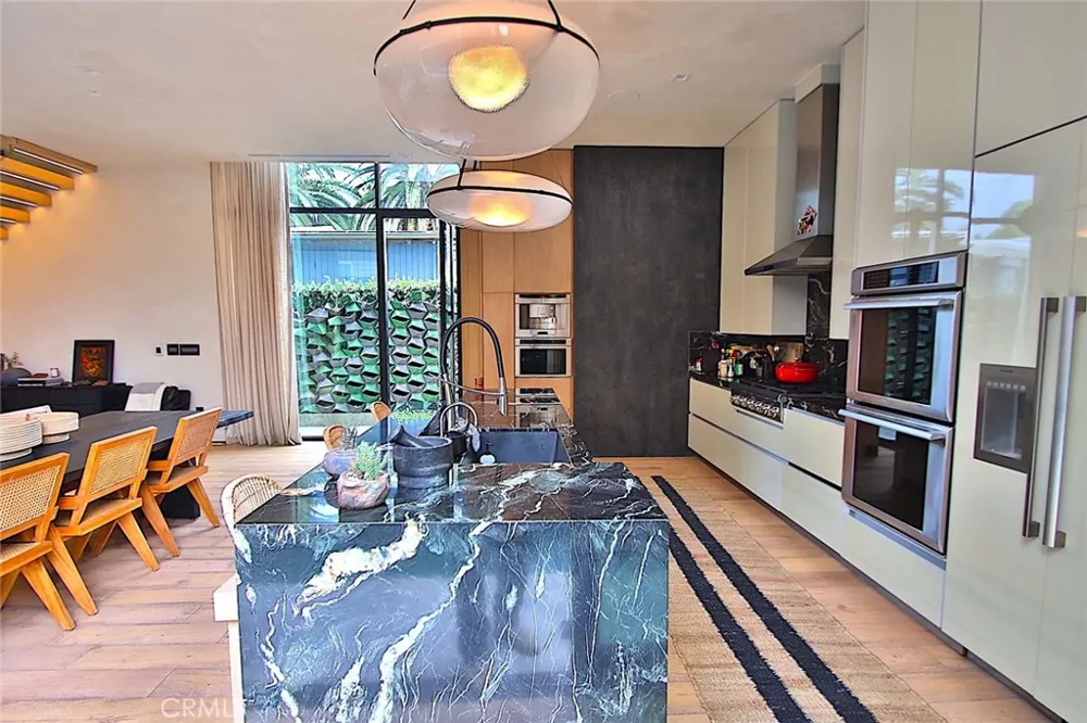 750 California Avenue Venice, CA 90291