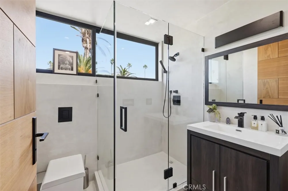 750 California Avenue Venice, CA 90291