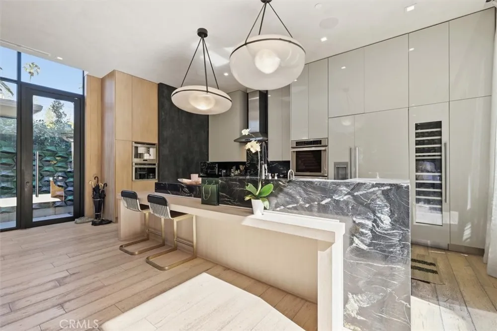 750 California Avenue Venice, CA 90291