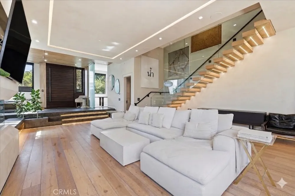 750 California Avenue Venice, CA 90291