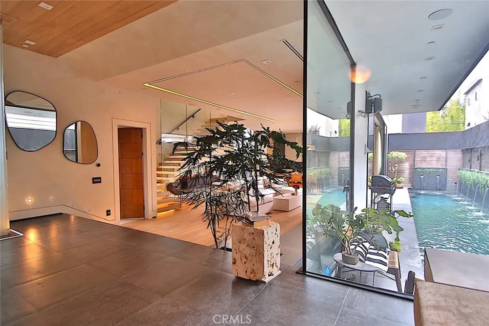 750 California Avenue Venice, CA 90291
