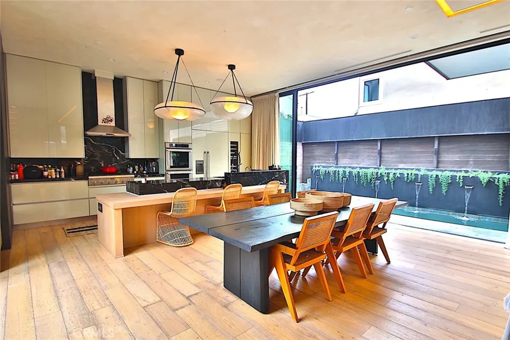 750 California Avenue Venice, CA 90291