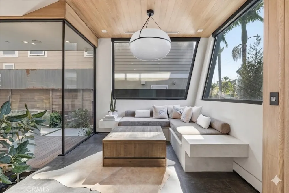 750 California Avenue Venice, CA 90291