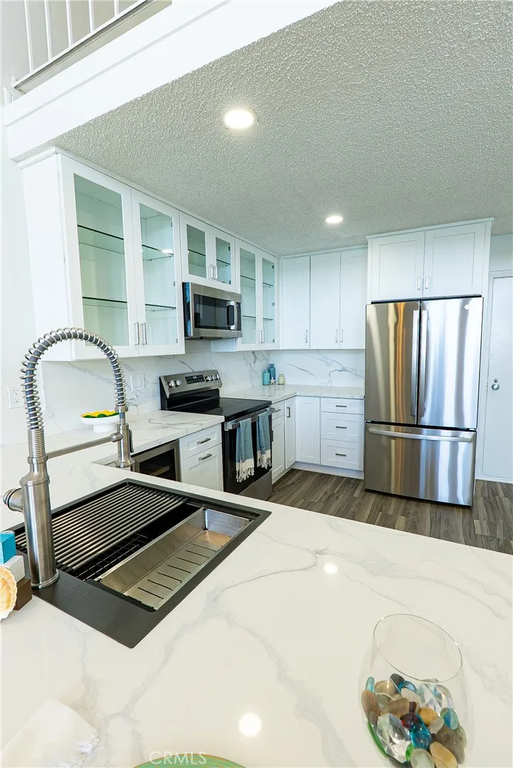 211 Yacht Club Way Redondo Beach, CA 90277