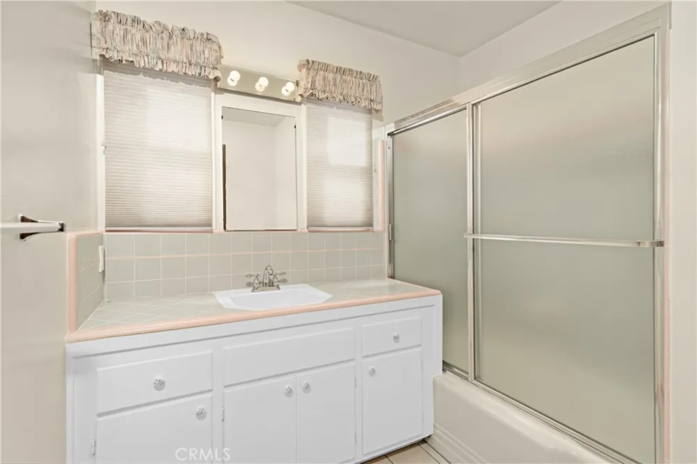 15516 Huston Street Encino, CA 91436