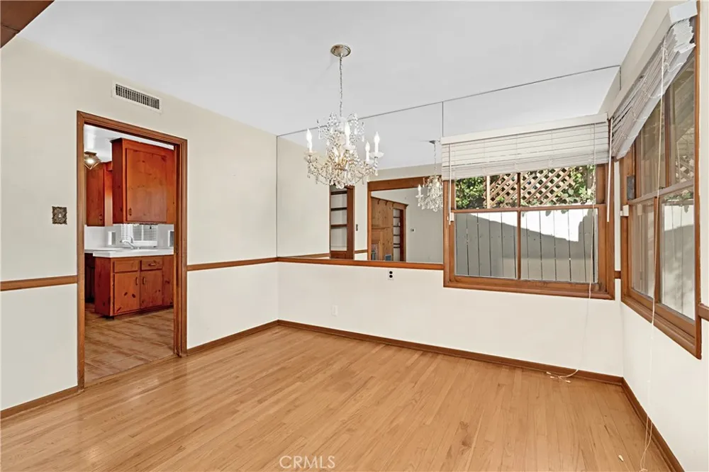 15516 Huston Street Encino, CA 91436
