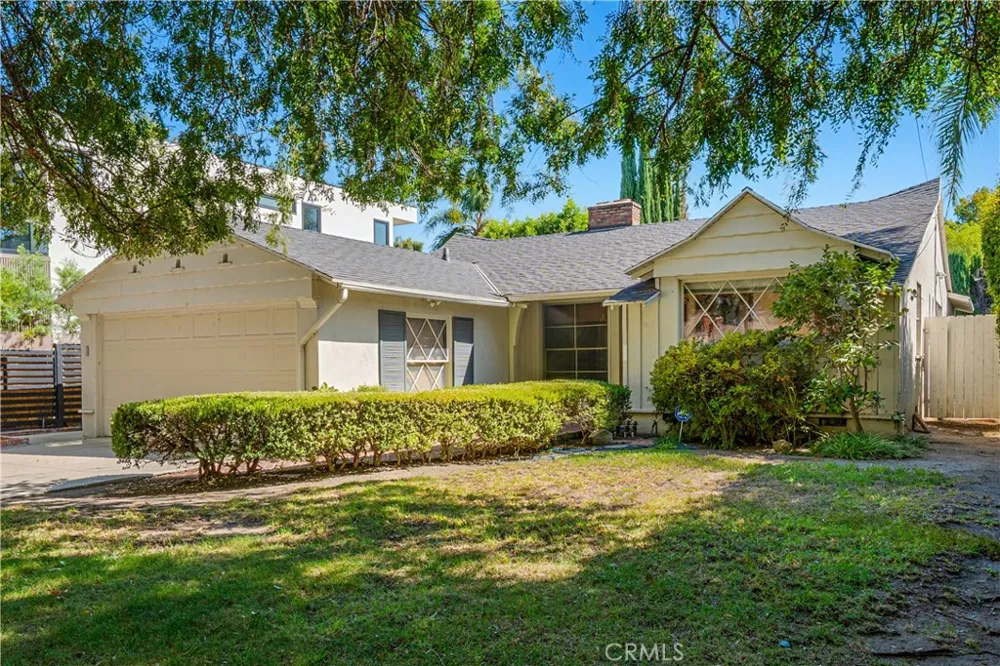 15516 Huston Street Encino, CA 91436