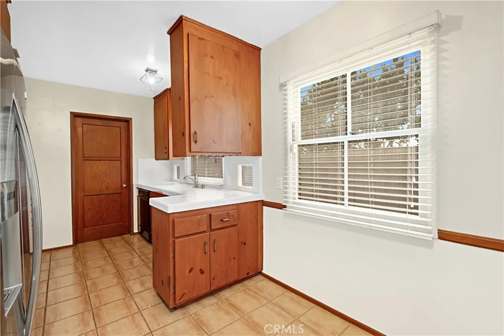 15516 Huston Street Encino, CA 91436