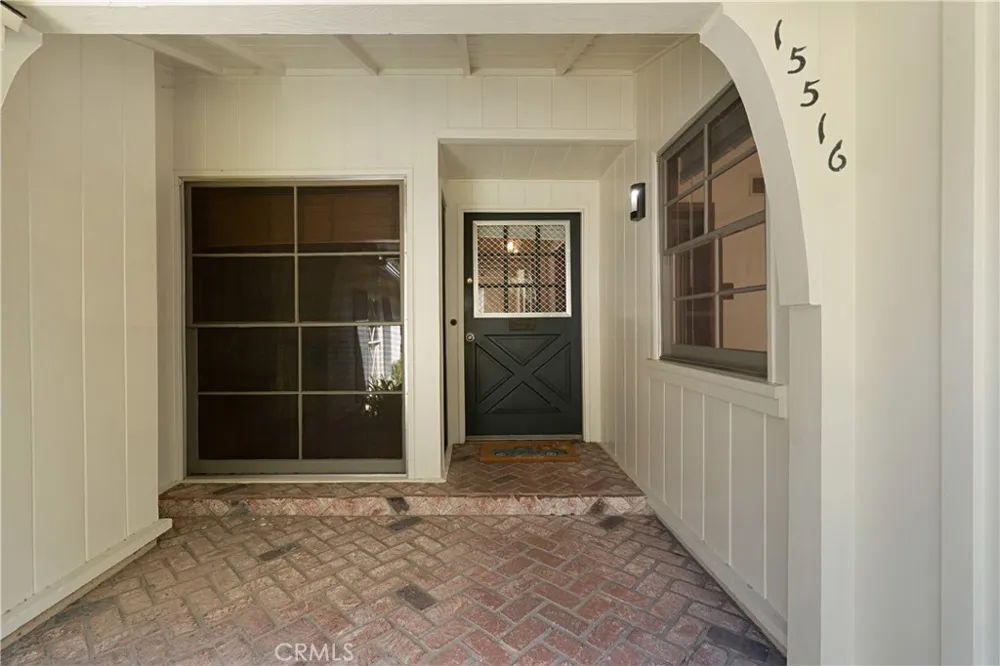 15516 Huston Street Encino, CA 91436