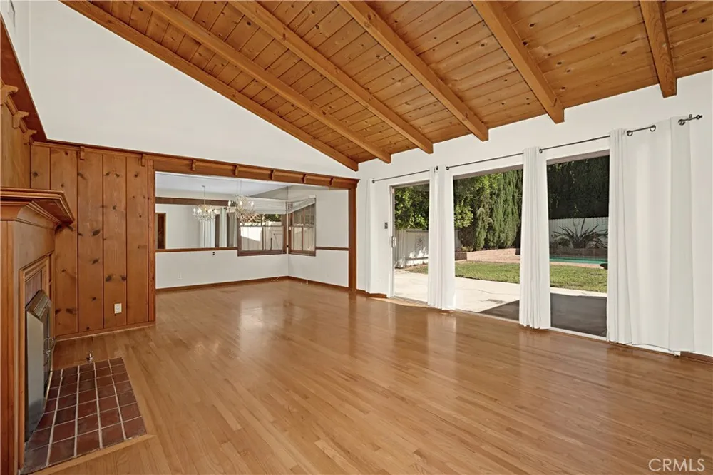 15516 Huston Street Encino, CA 91436
