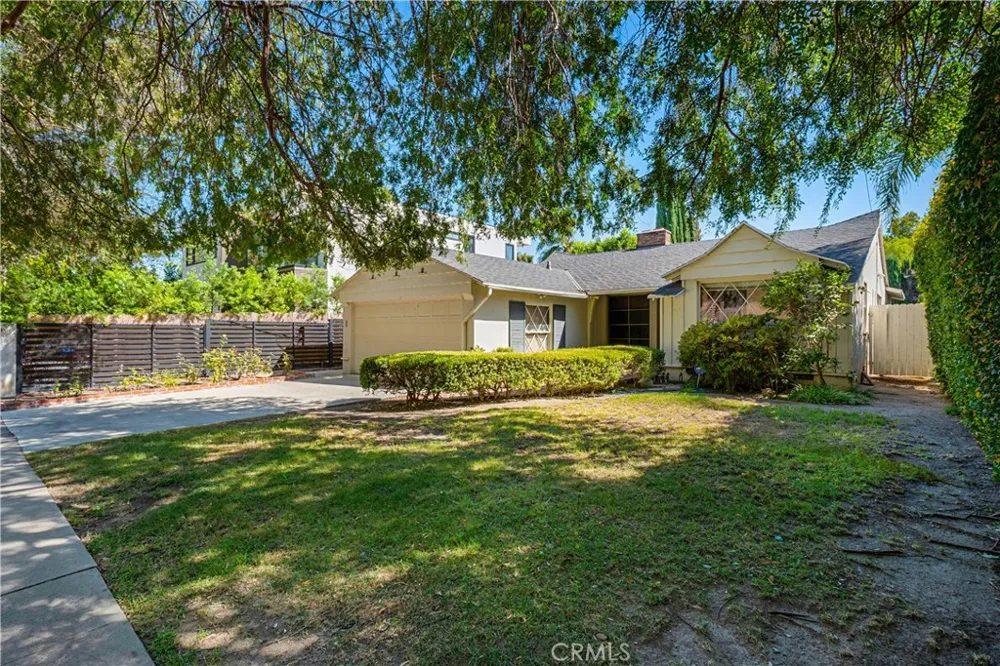 15516 Huston Street Encino, CA 91436