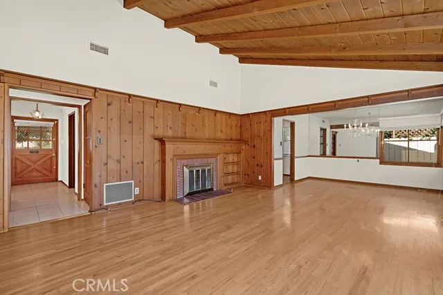 15516 Huston Street Encino, CA 91436