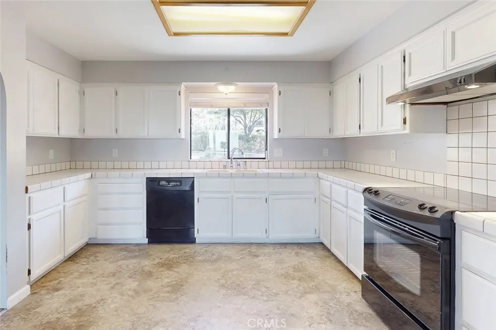 42 Greenbrier Oroville, CA 95966