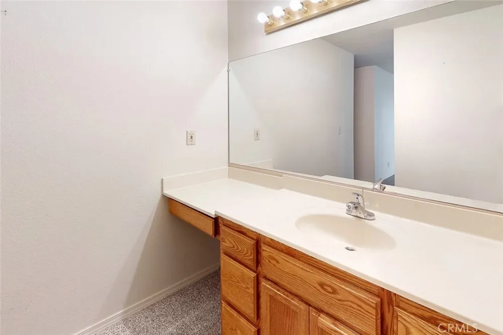 42 Greenbrier Oroville, CA 95966