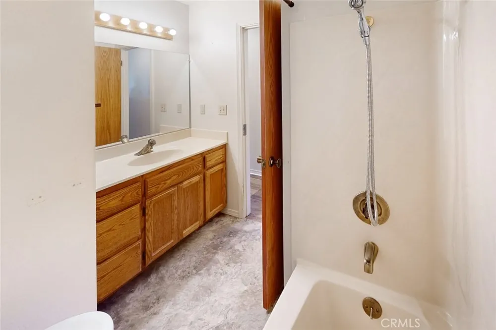 42 Greenbrier Oroville, CA 95966