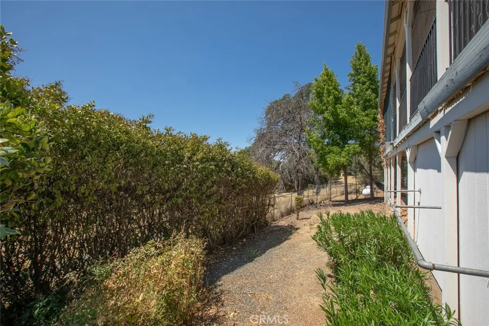 42 Greenbrier Oroville, CA 95966