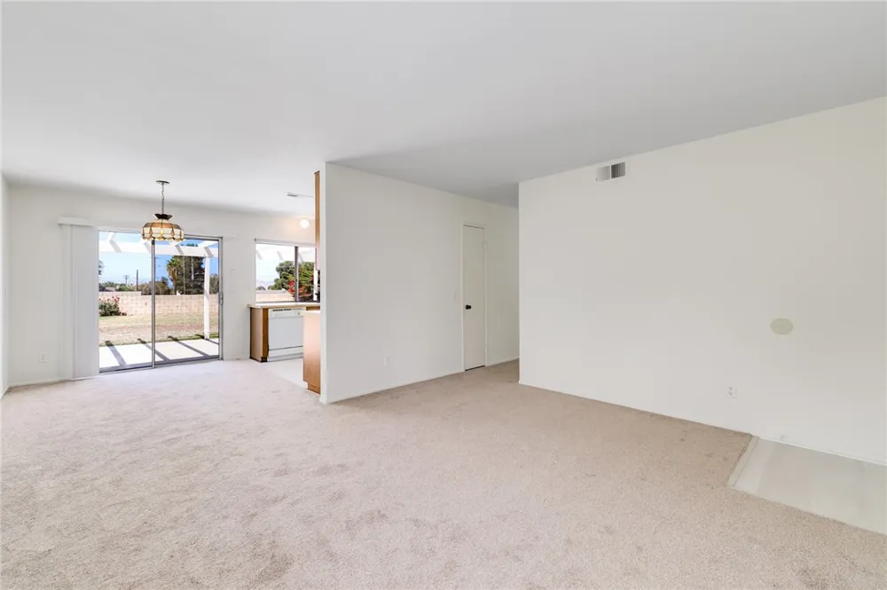 12662 Thomas Court Grand Terrace, CA 92313