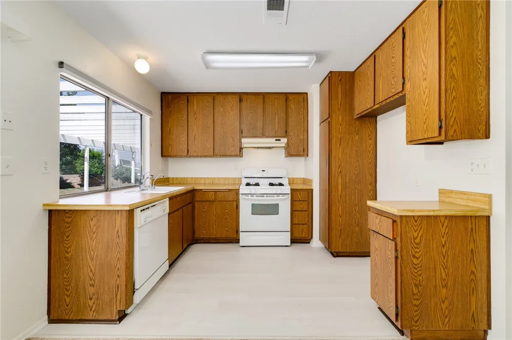 12662 Thomas Court Grand Terrace, CA 92313