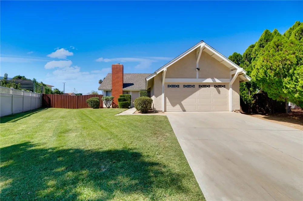 12662 Thomas Court Grand Terrace, CA 92313