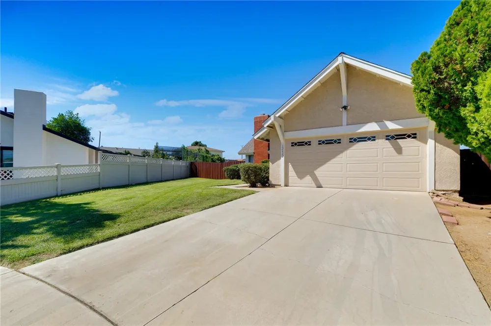 12662 Thomas Court Grand Terrace, CA 92313